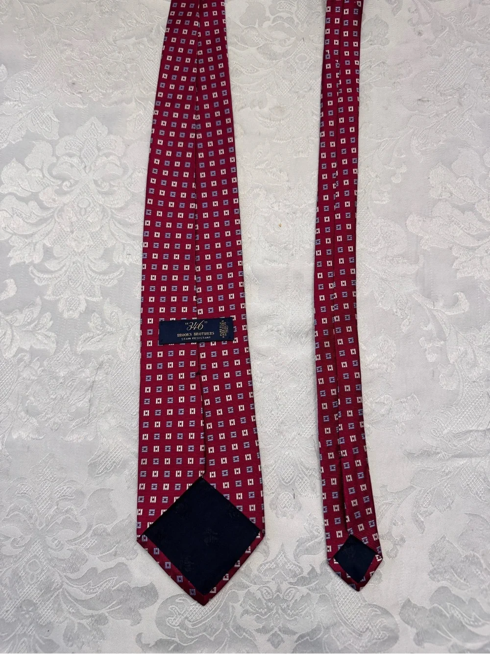 Brooks Brothers 346‎ Silk Tie Stain Resistant Red Old Money Preppy Dapper Square
